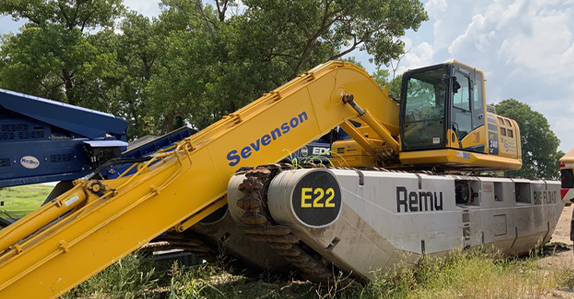 SalvageSale sells excavators by auction SalvageSale sells excavators by auction